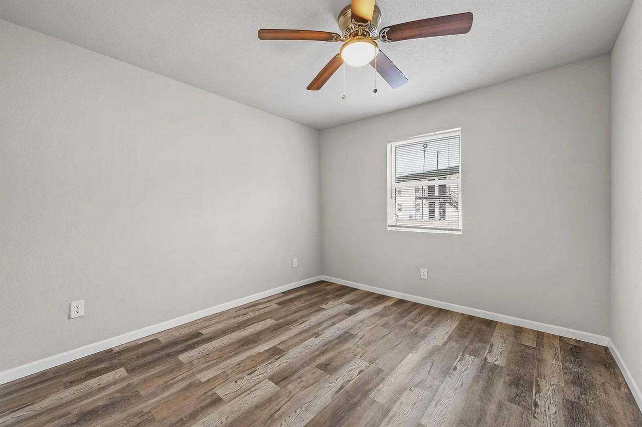 Van Alstyne - Photo 7 of 16