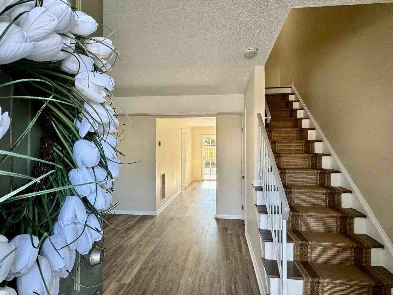 1811 Carlton E - Photo 2 of 27