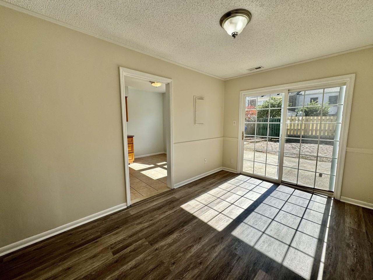 1811 Carlton E - Photo 7 of 27