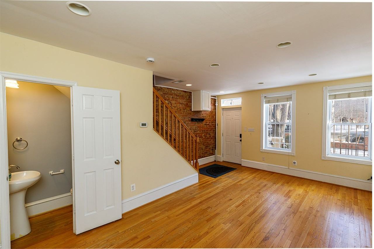 809 Kentucky Ave Se - Photo 4 of 42