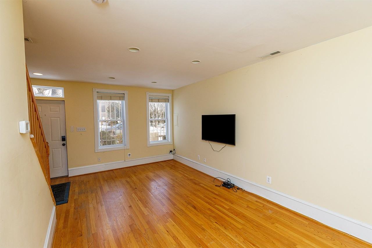 809 Kentucky Ave Se - Photo 7 of 42