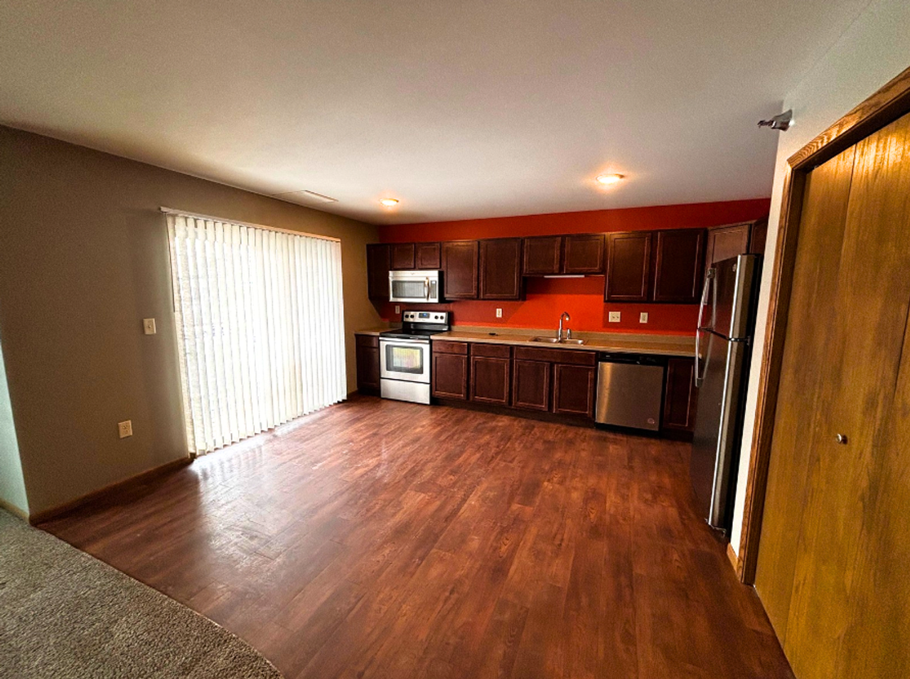 707 10th - Photo 4 of 15