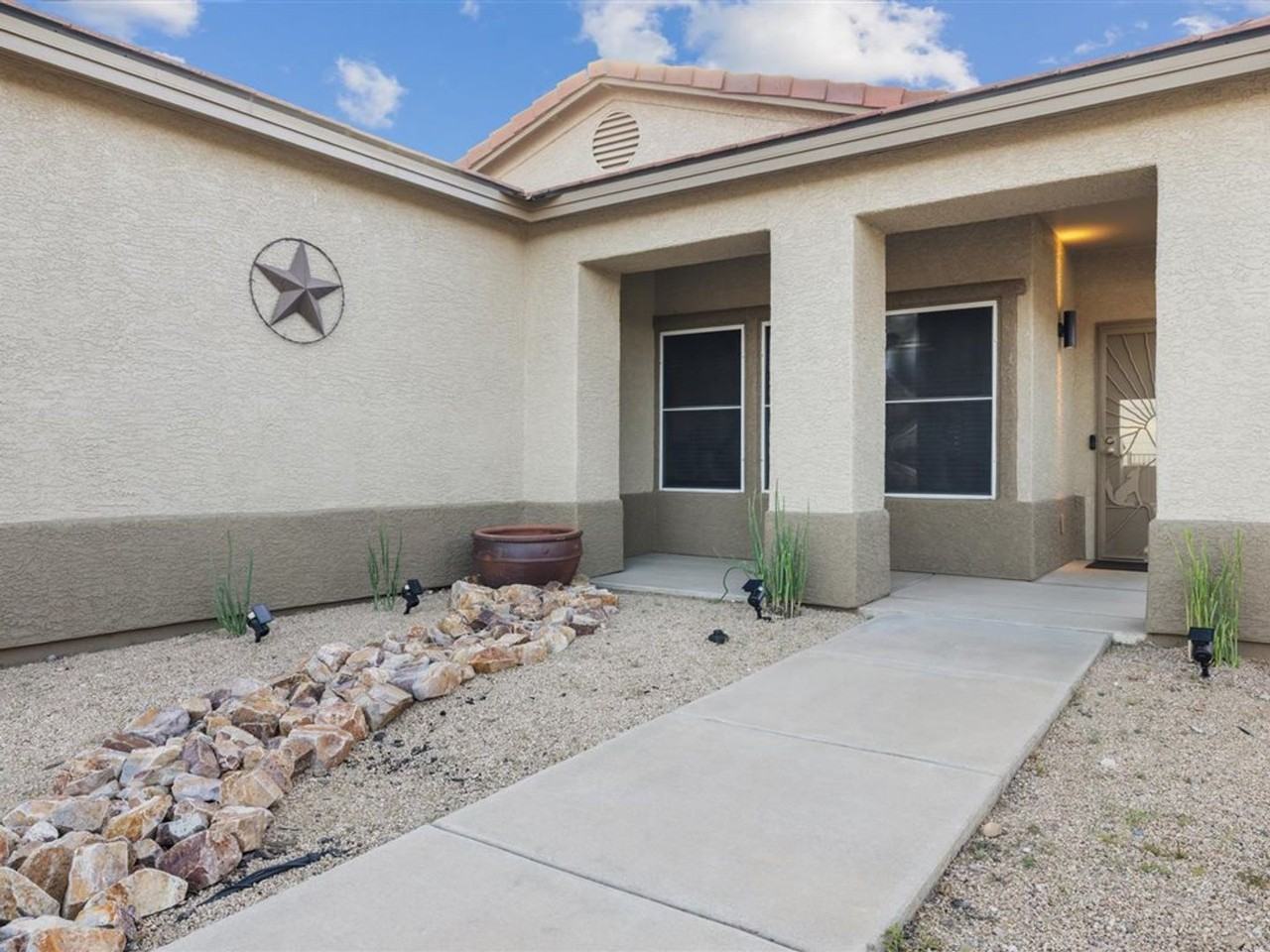 6186 S Wheaton Dr - Photo 4 of 28