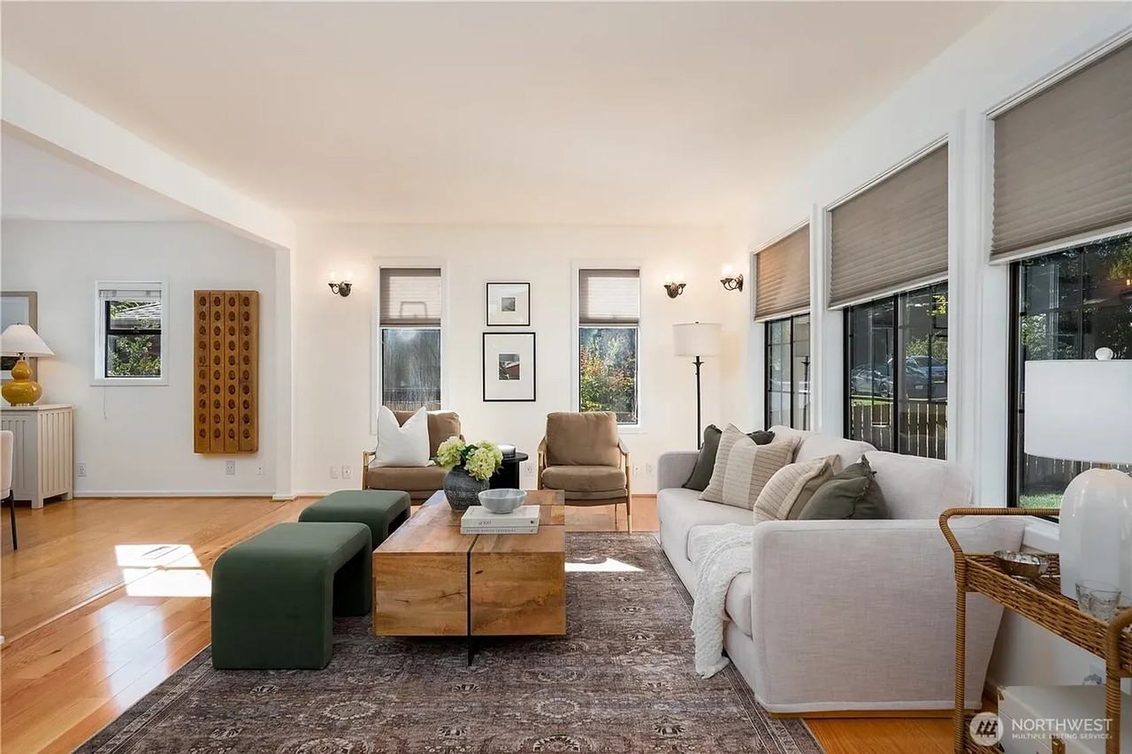 18344 Wallingford Ave N - Photo 4 of 22