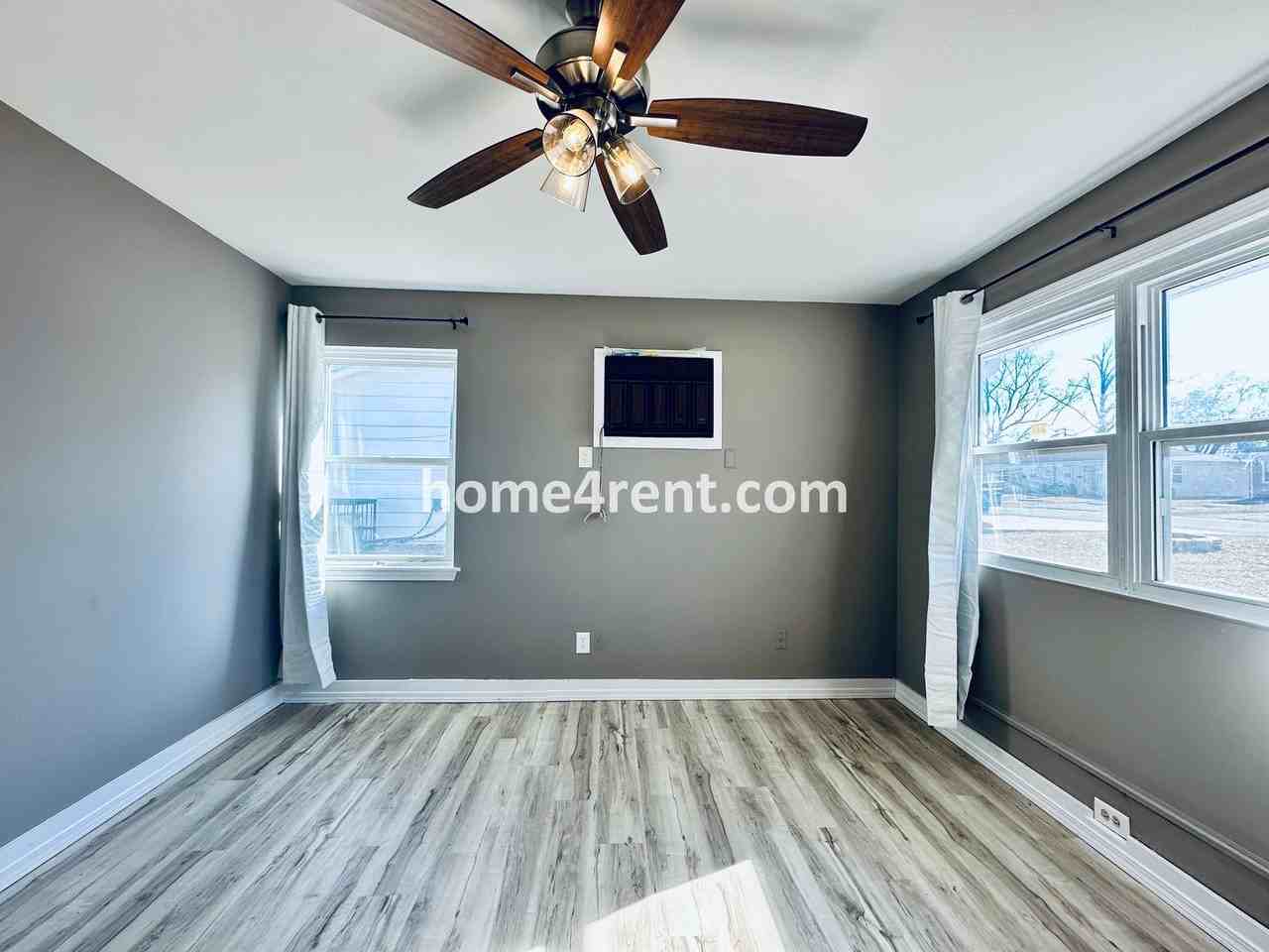 6206 E 154th Ter #B - Photo 5 of 22