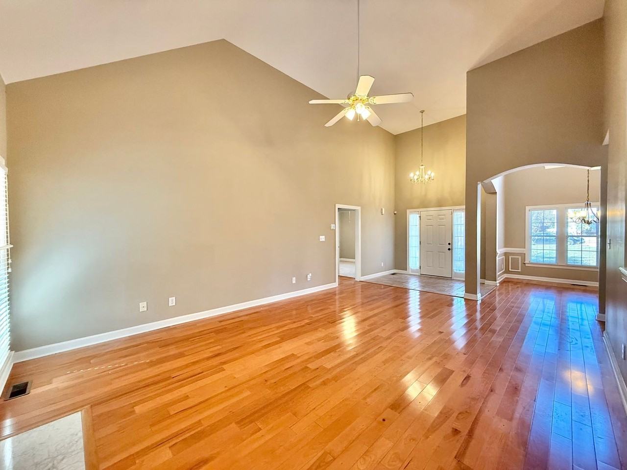 209 Highland Springs Ln - Photo 3 of 24