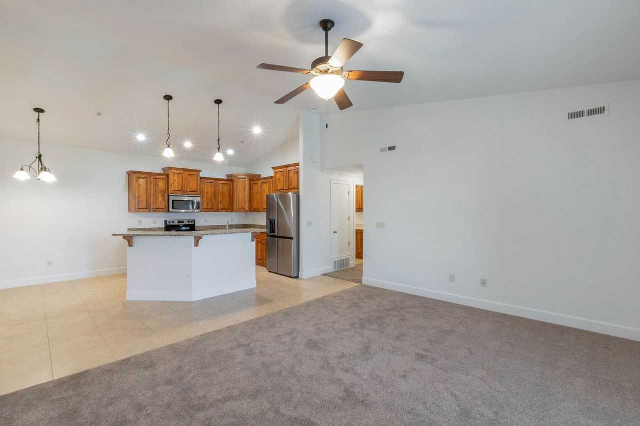 1030 N 995 W - Photo 5 of 18