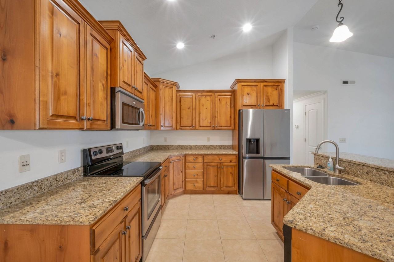 1030 N 995 W - Photo 6 of 18