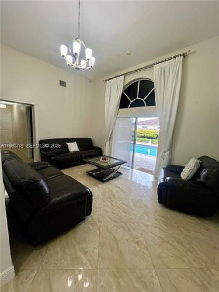 15263 Sw 169th Ln #0 - Photo 2 of 29
