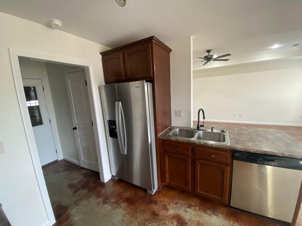 4737 Wildwood Ln - Photo 7 of 16