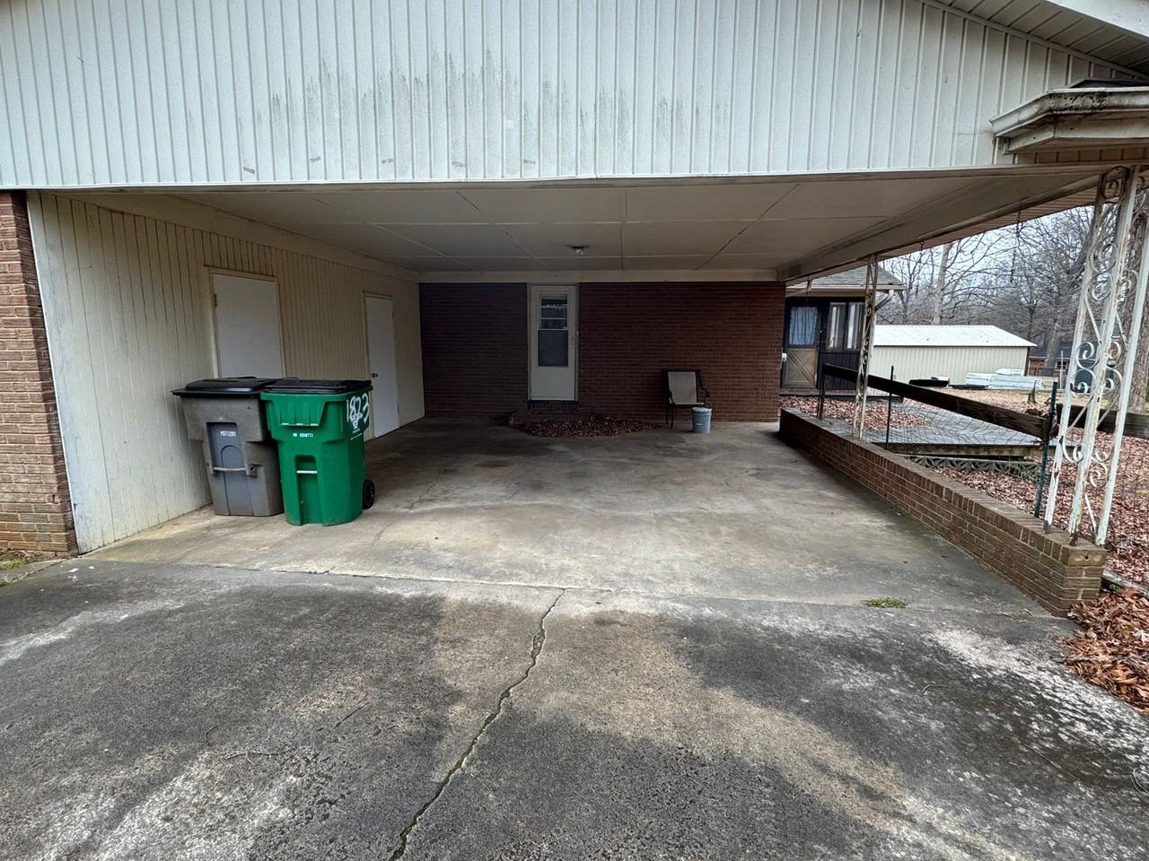 1823 Amberhill Ln - Photo 2 of 15