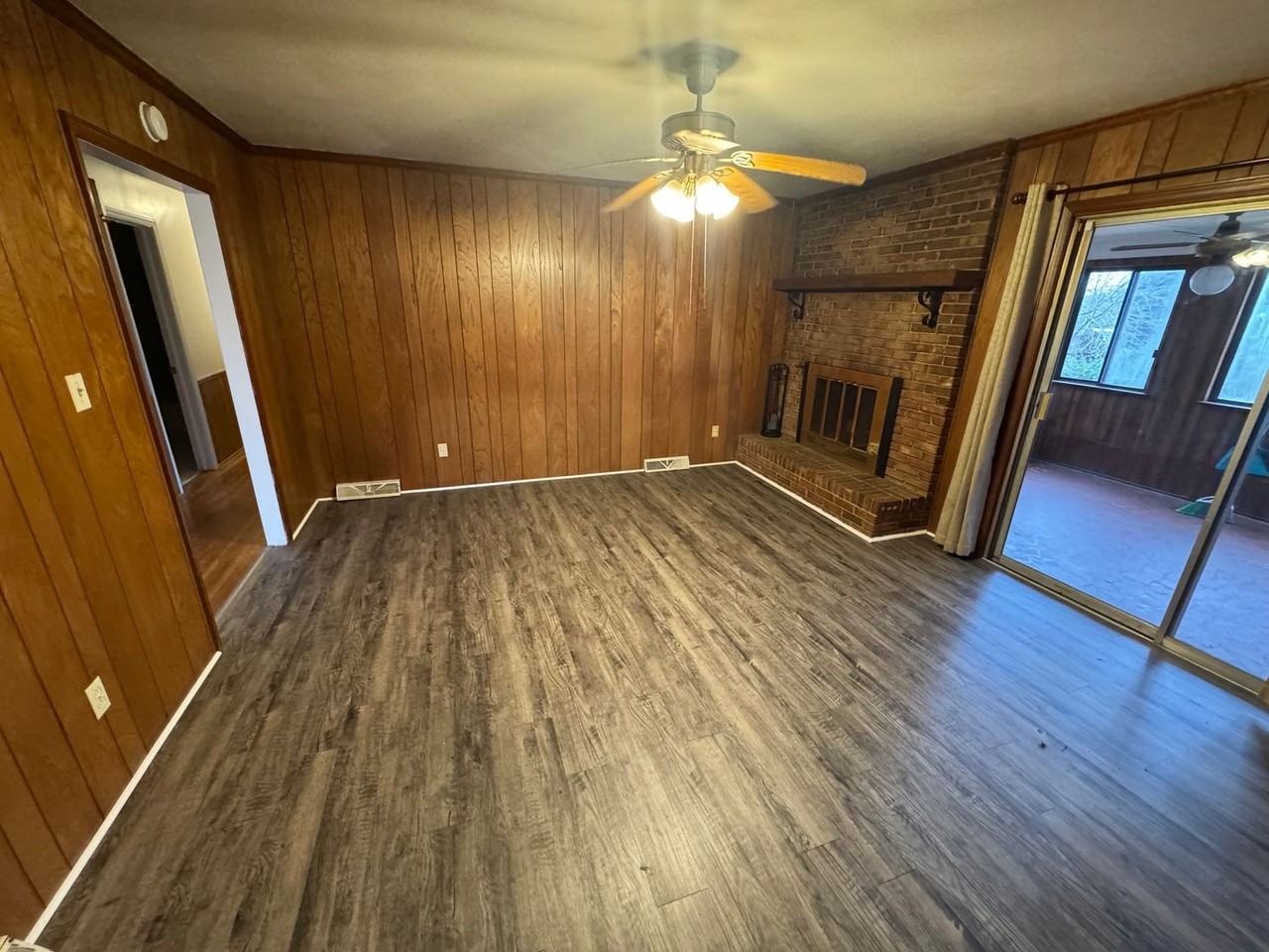 1823 Amberhill Ln - Photo 5 of 15