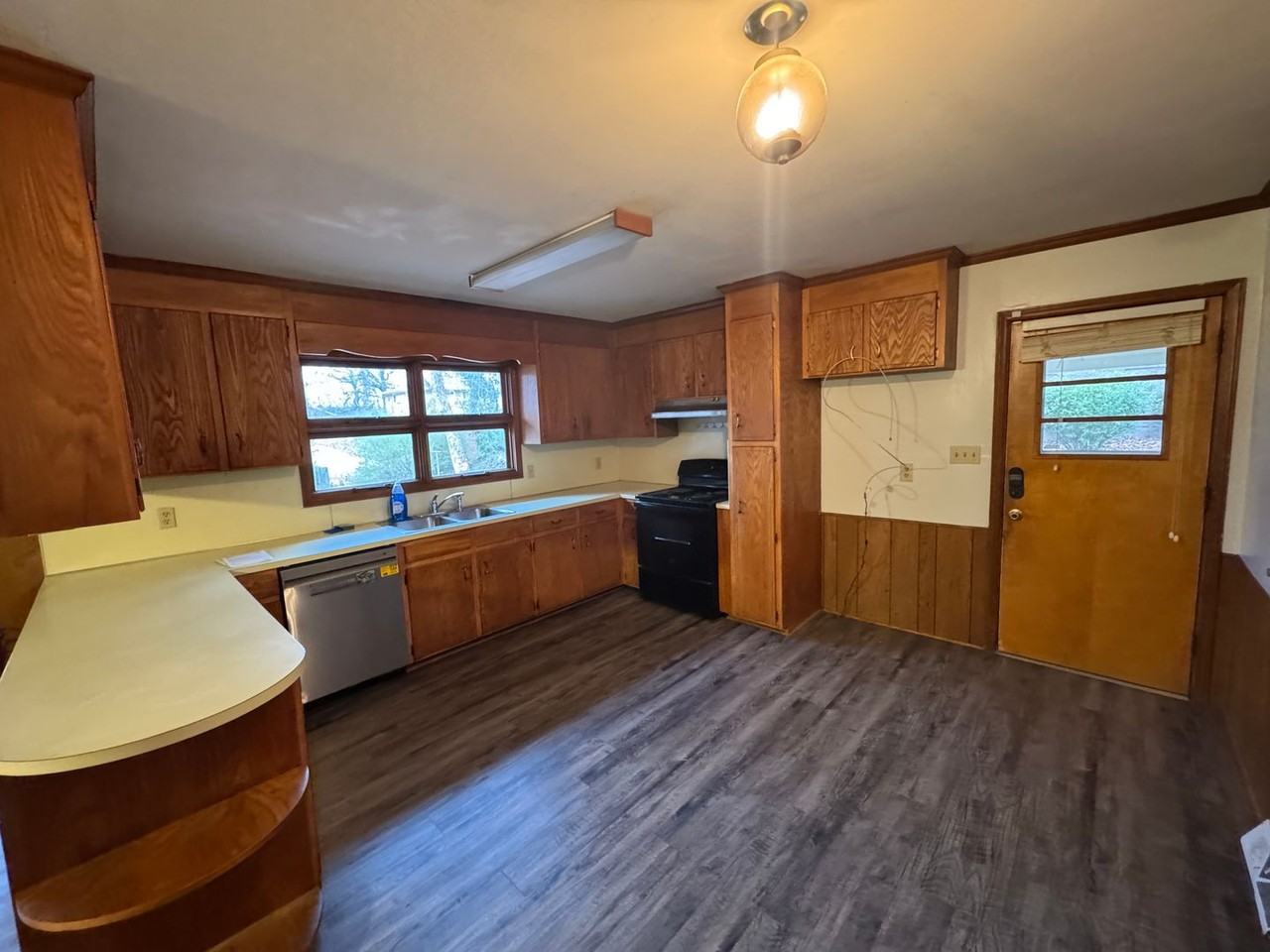 1823 Amberhill Ln - Photo 6 of 15