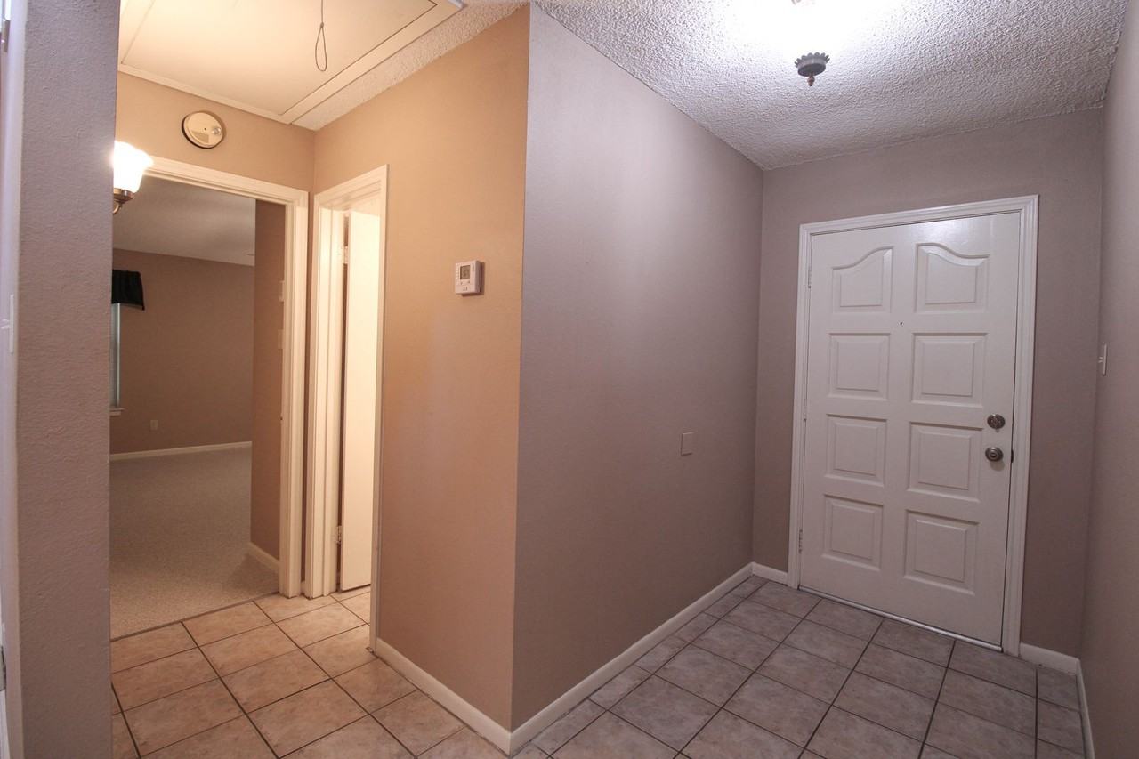 10323 Quail Meadow St - Photo 3 of 50