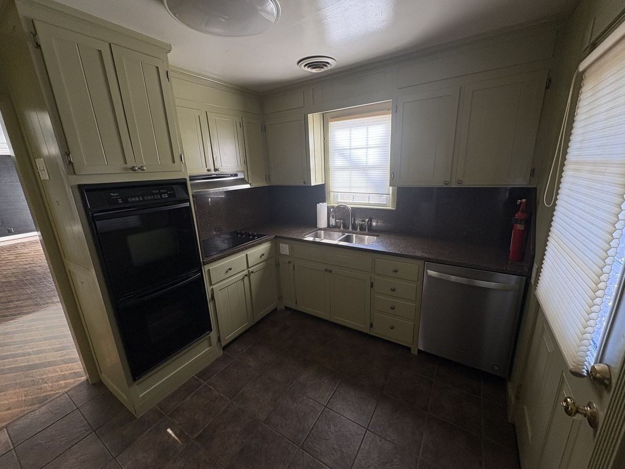 3300 Overlook Dr - Photo 7 of 33