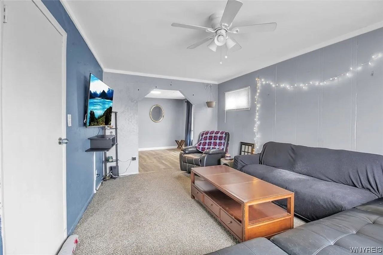 11 Kaufman Dr - Photo 3 of 17