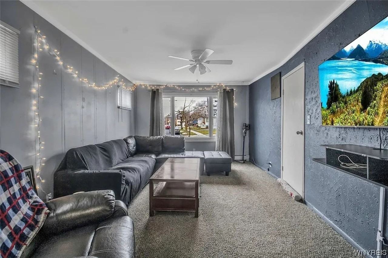 11 Kaufman Dr - Photo 4 of 17