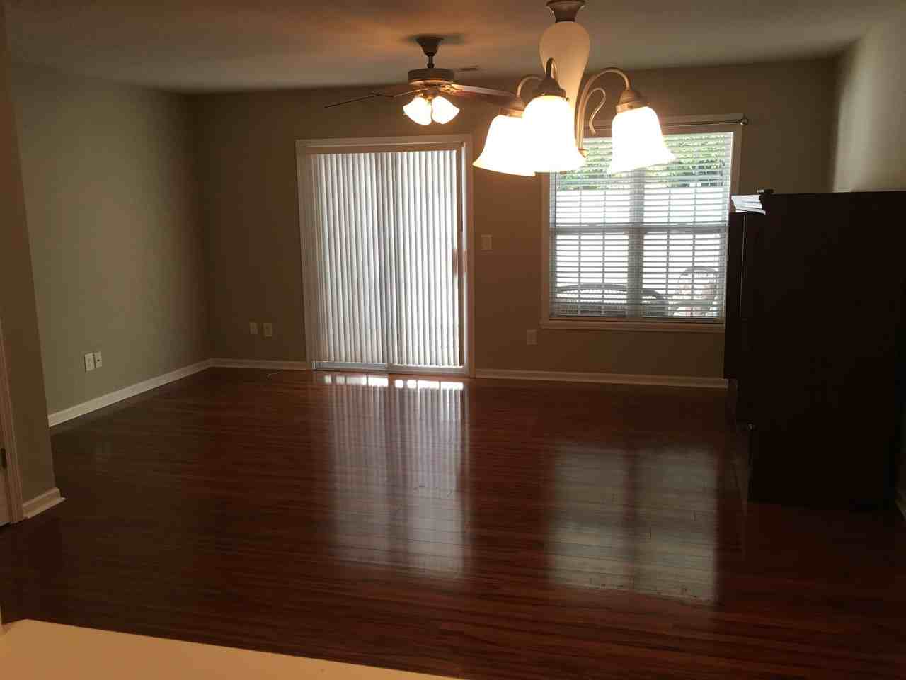 448 Dunwood Dr - Photo 4 of 16