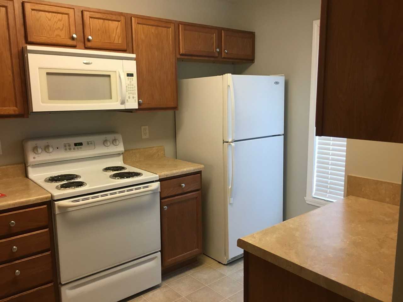 448 Dunwood Dr - Photo 6 of 16