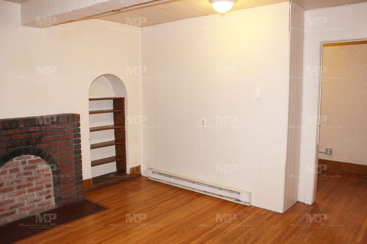 322 1/2 W Laurel St - Photo 2 of 13