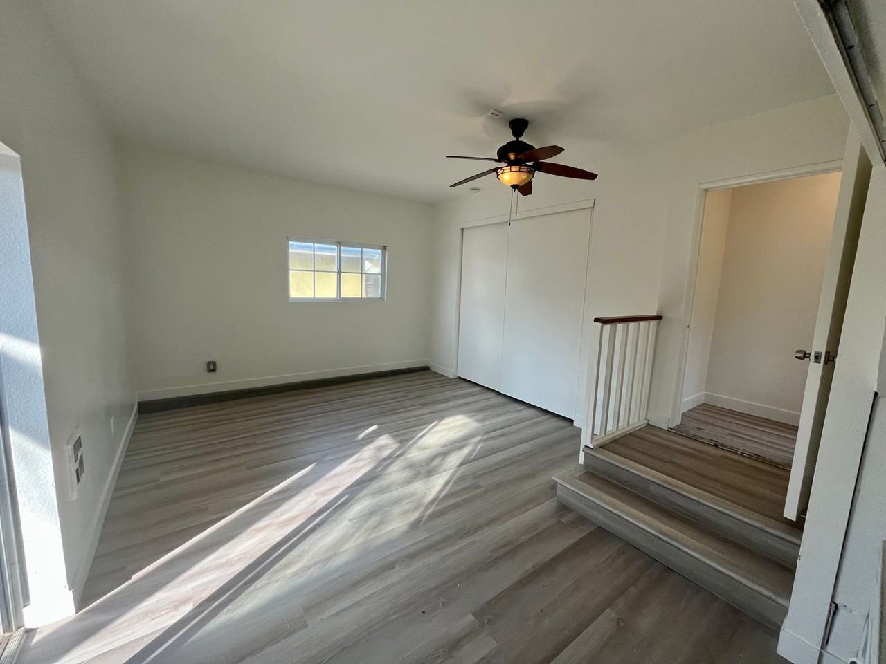 252A Melrose Ave - Photo 4 of 7