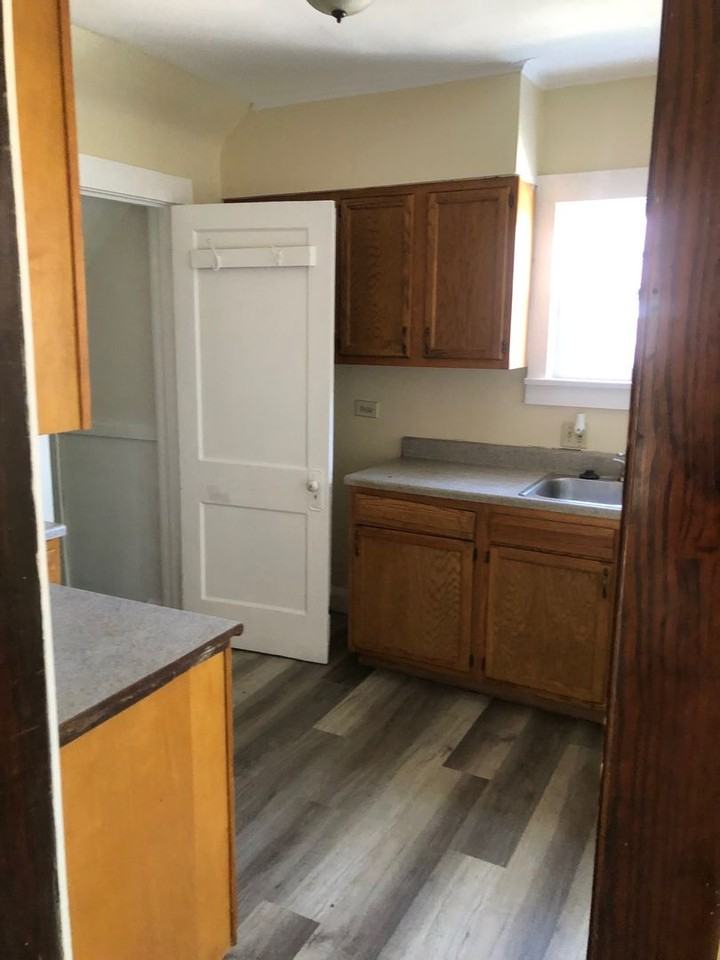 1846 Loxley Rd - Photo 5 of 14