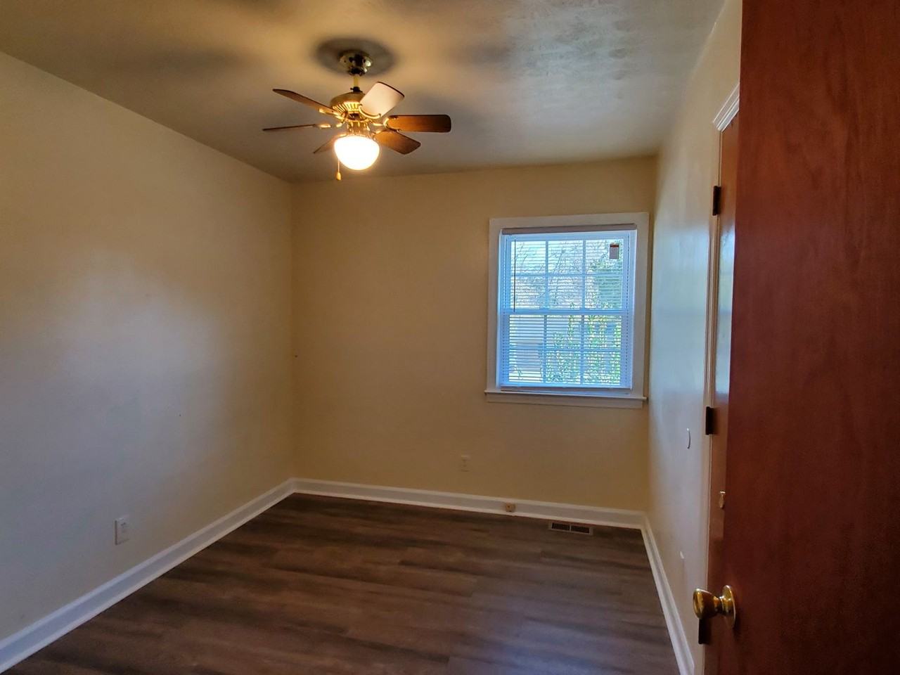 7314 Hyannis Dr - Photo 5 of 18