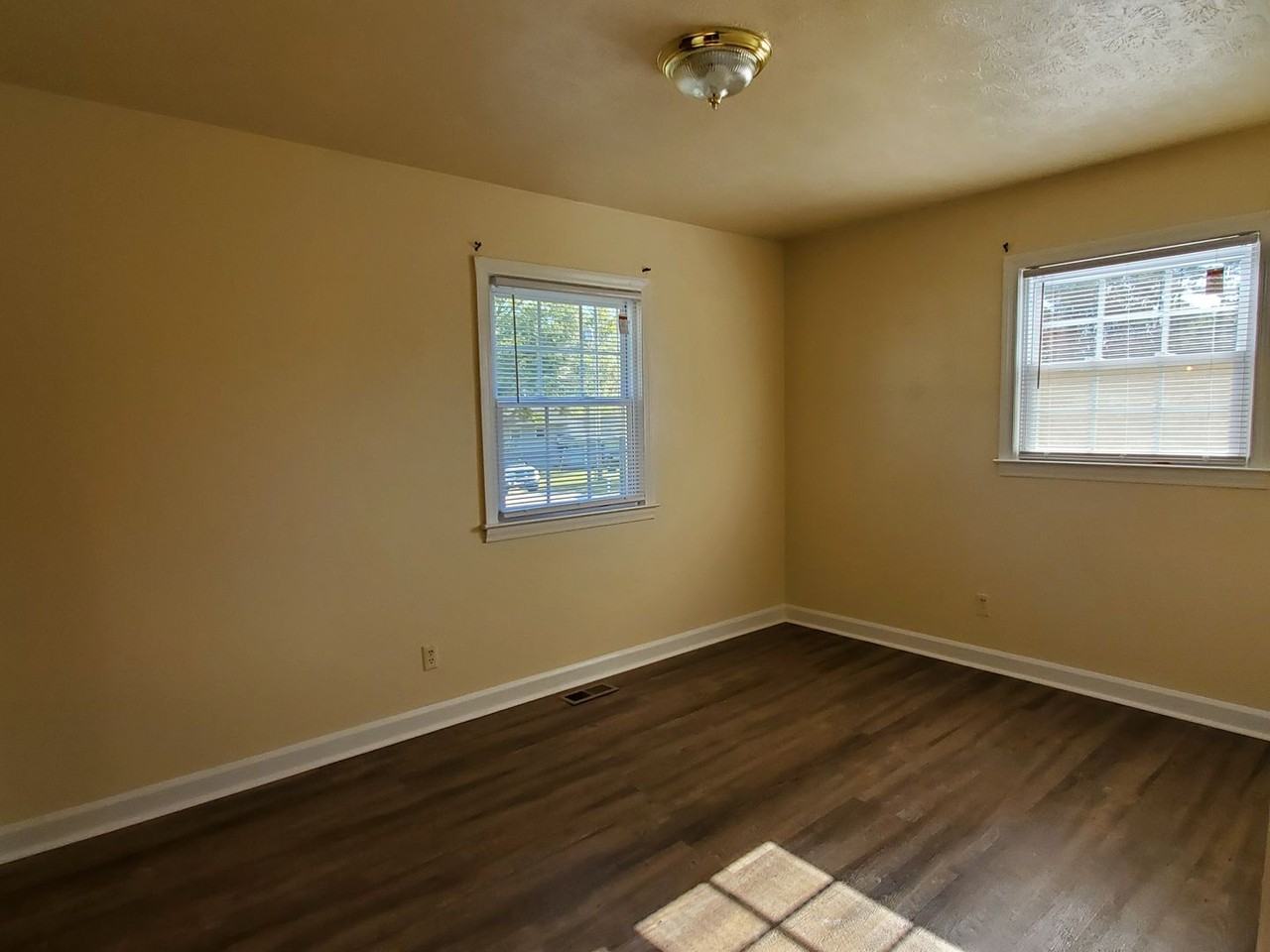 7314 Hyannis Dr - Photo 6 of 18