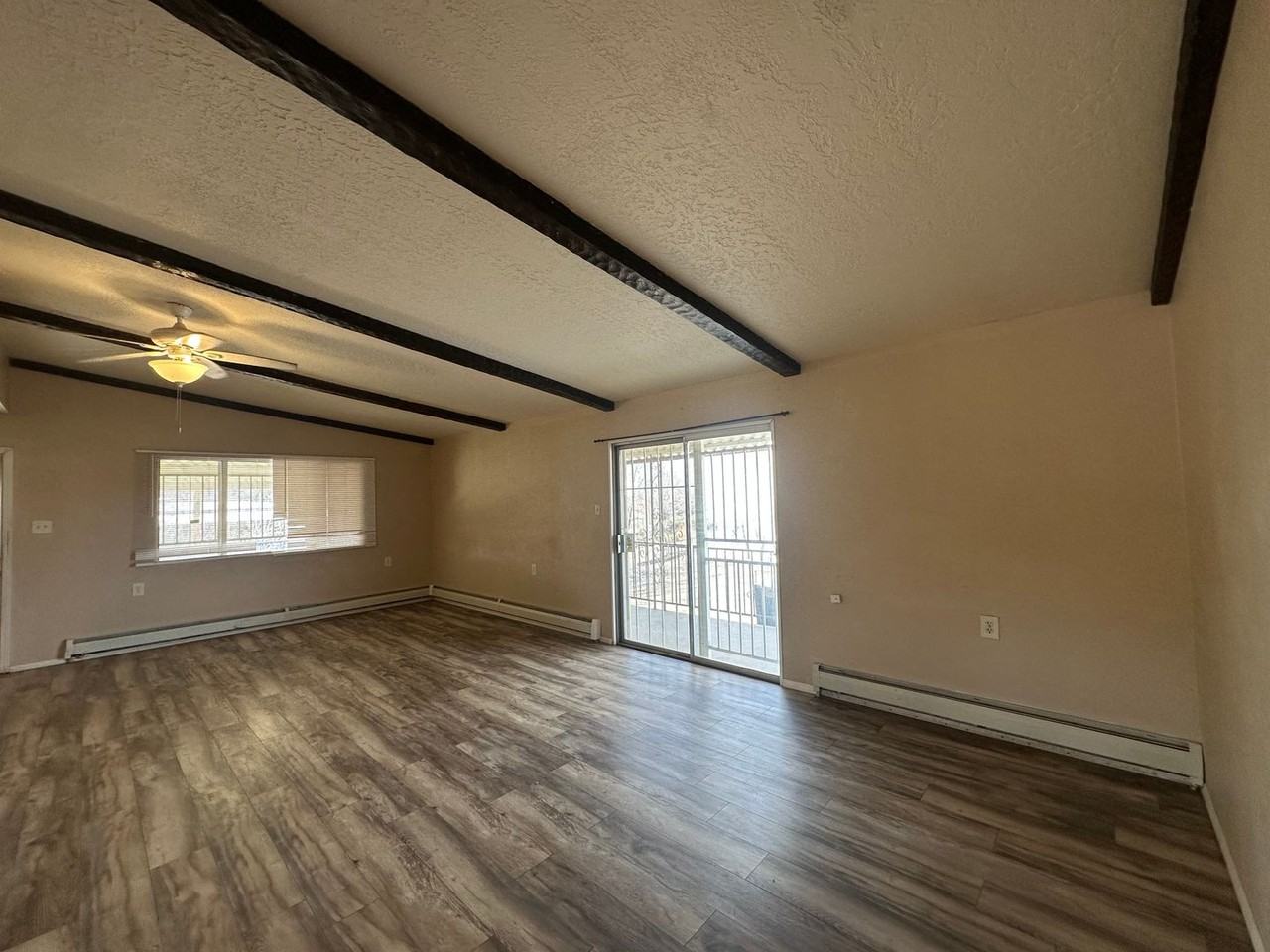 605 Pioneer Ave - Photo 4 of 13