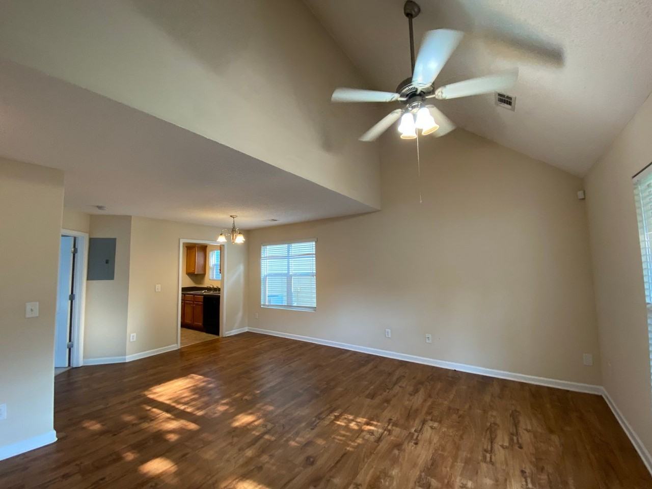 142 Katydid Dr - Photo 2 of 16