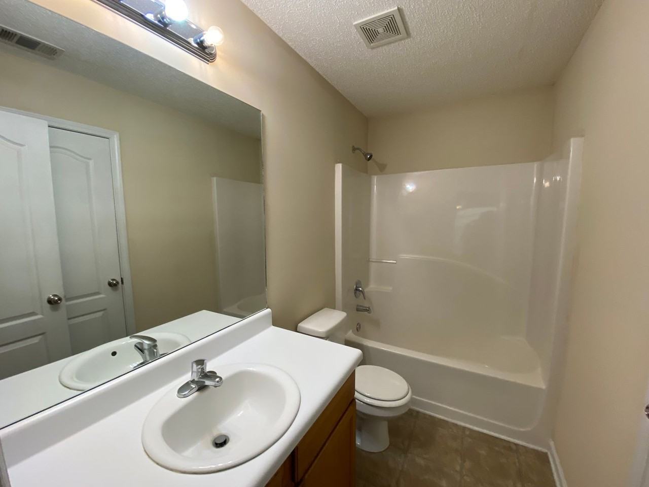 142 Katydid Dr - Photo 5 of 16