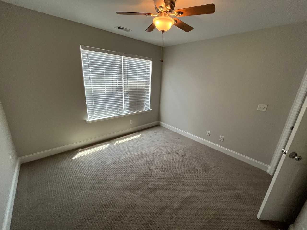 8407 Brookmoor Ln - Photo 7 of 13