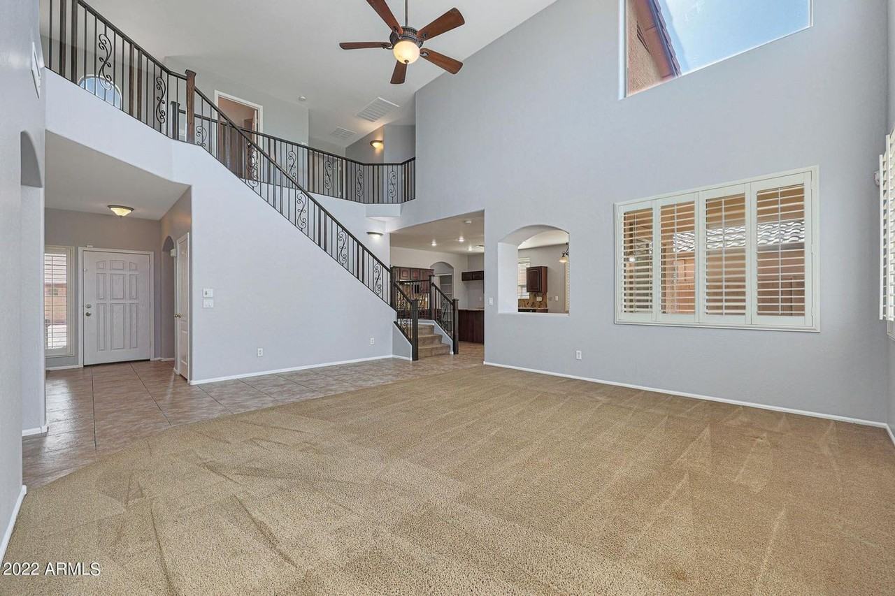 3806 S 104th Ln - Photo 5 of 28