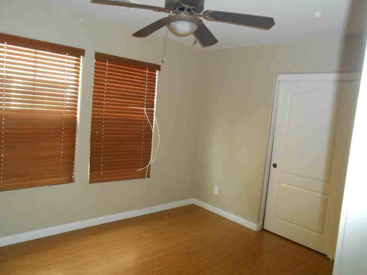 11243 Fort Vasquez St - Photo 7 of 32