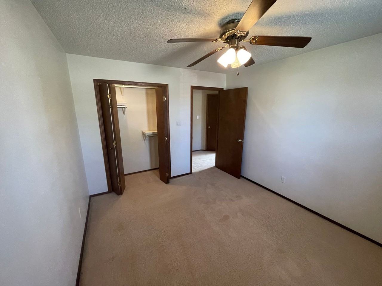 2403 Sierra Vista Rd - Photo 7 of 16