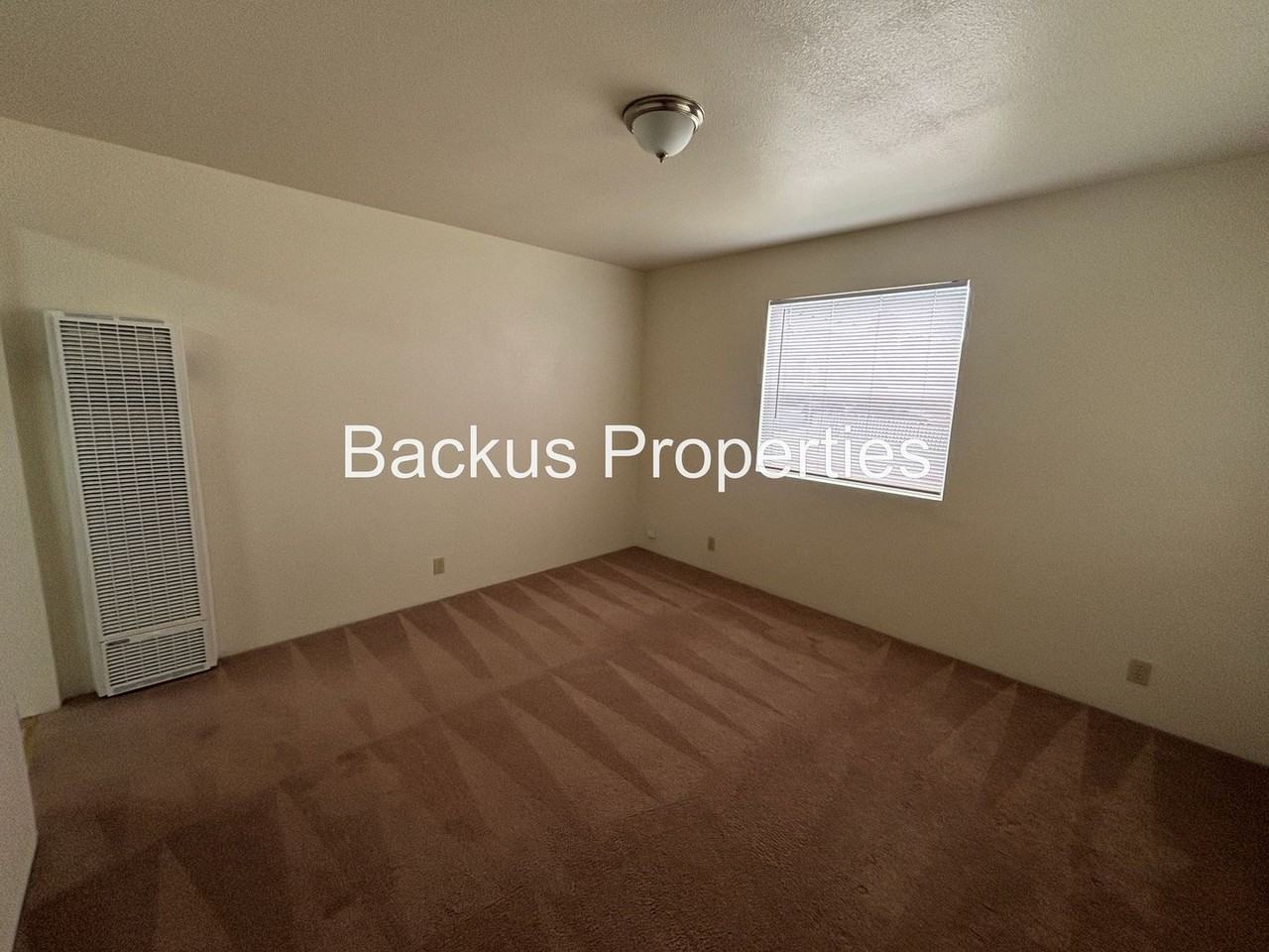 399 Reeside Ave - Photo 2 of 13