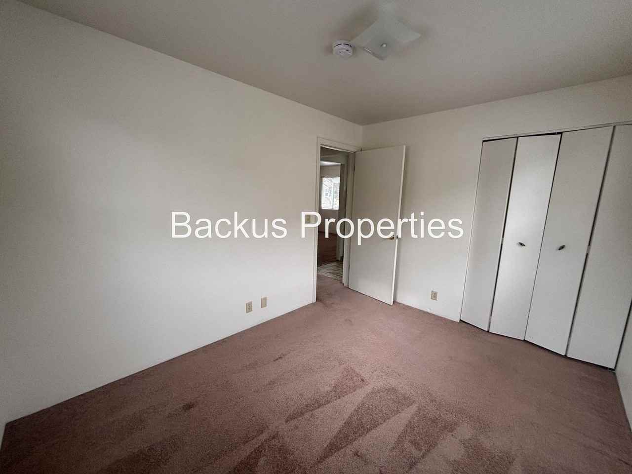 399 Reeside Ave - Photo 6 of 13