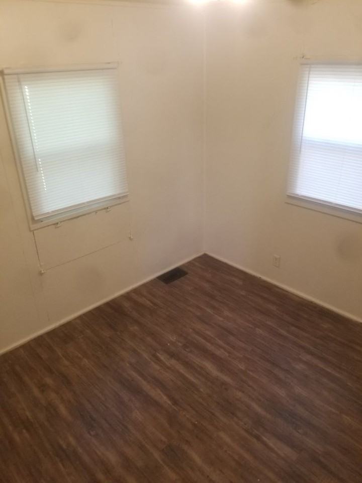 720 Alliance Ave - Photo 6 of 11