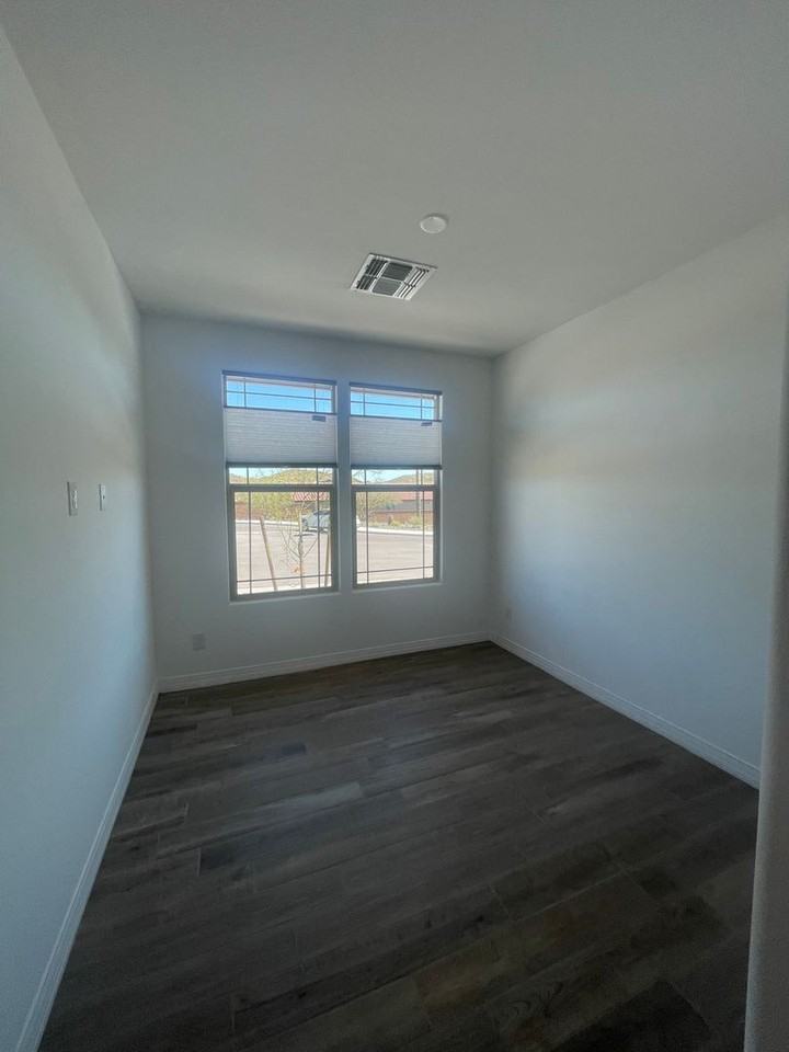 13419 W Crimson Ter - Photo 4 of 34