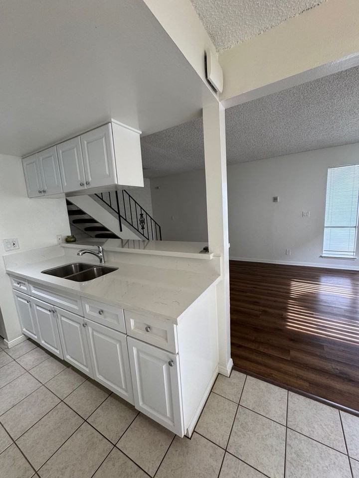 2631 Spinnaker Ave - Photo 7 of 16