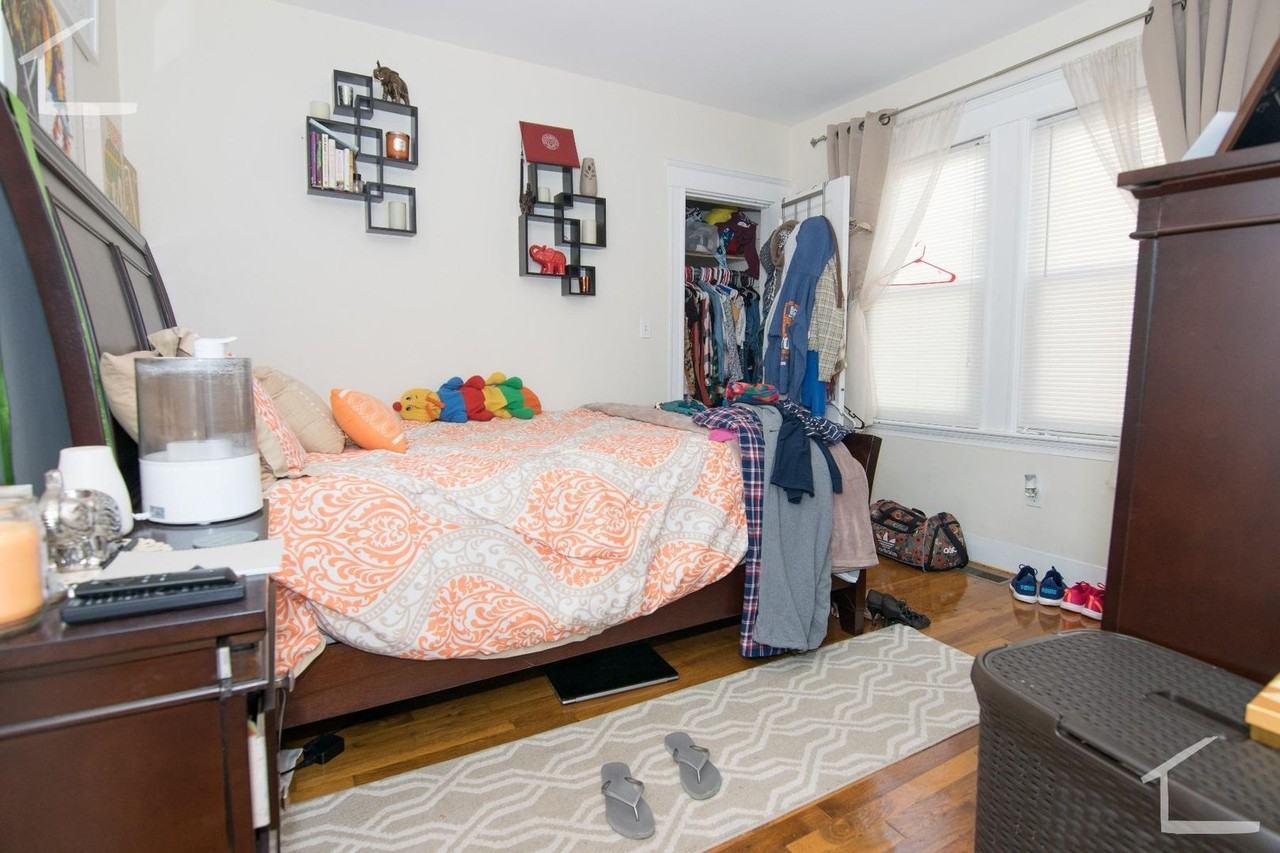 212 Arlington St - Photo 2 of 7