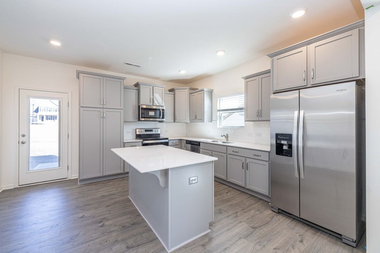 836 Scotch Meadows Loop - Photo 4 of 19