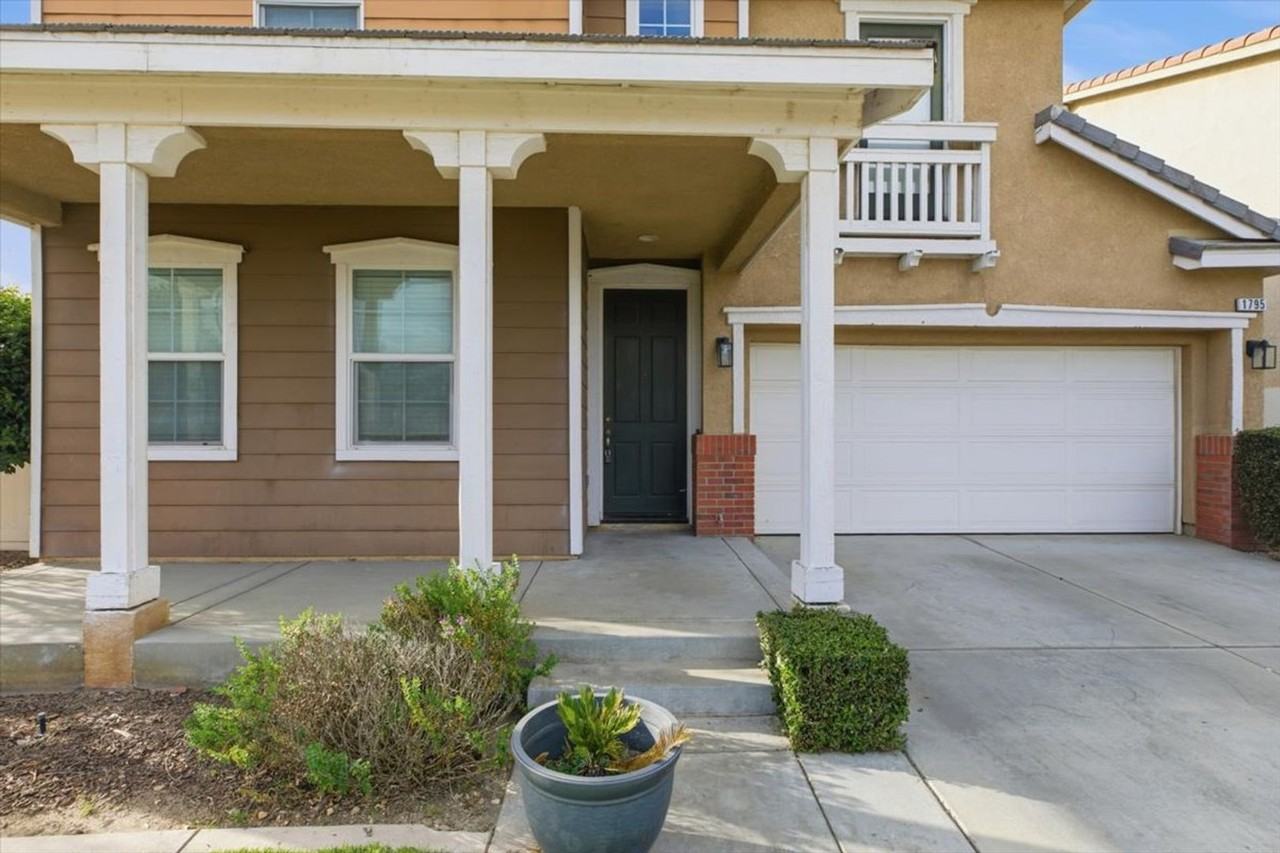 1795 Yvonne Ct - Photo 3 of 14