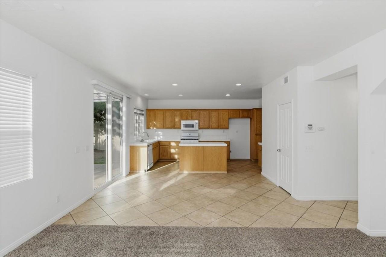 1795 Yvonne Ct - Photo 6 of 14