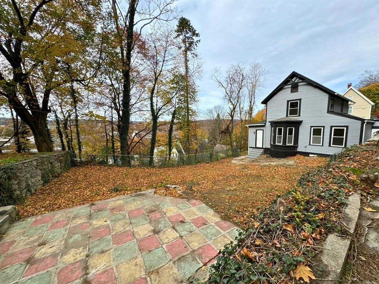 35 Mount Pleasant St - Photo 4 of 24