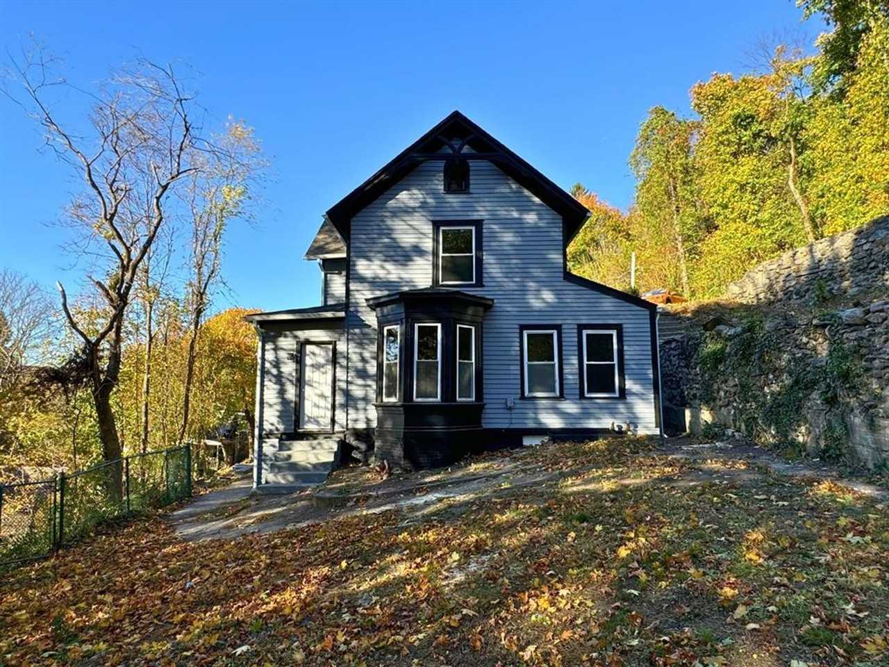 35 Mount Pleasant St - Photo 5 of 24