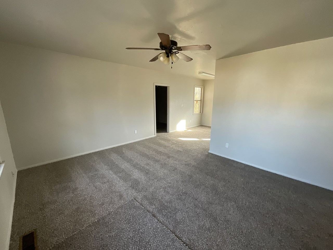 2304 Doris Ave - Photo 2 of 10