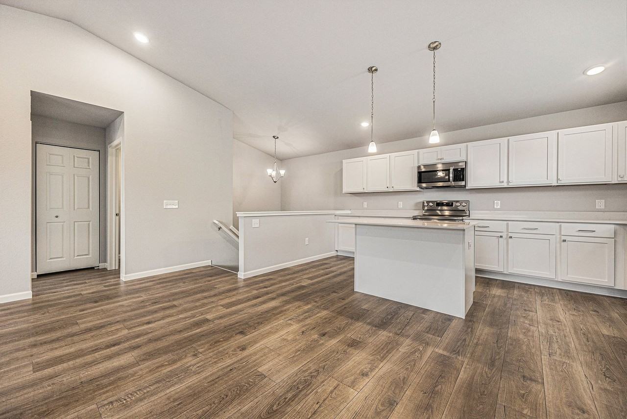 104 Iris Ct - Photo 4 of 22