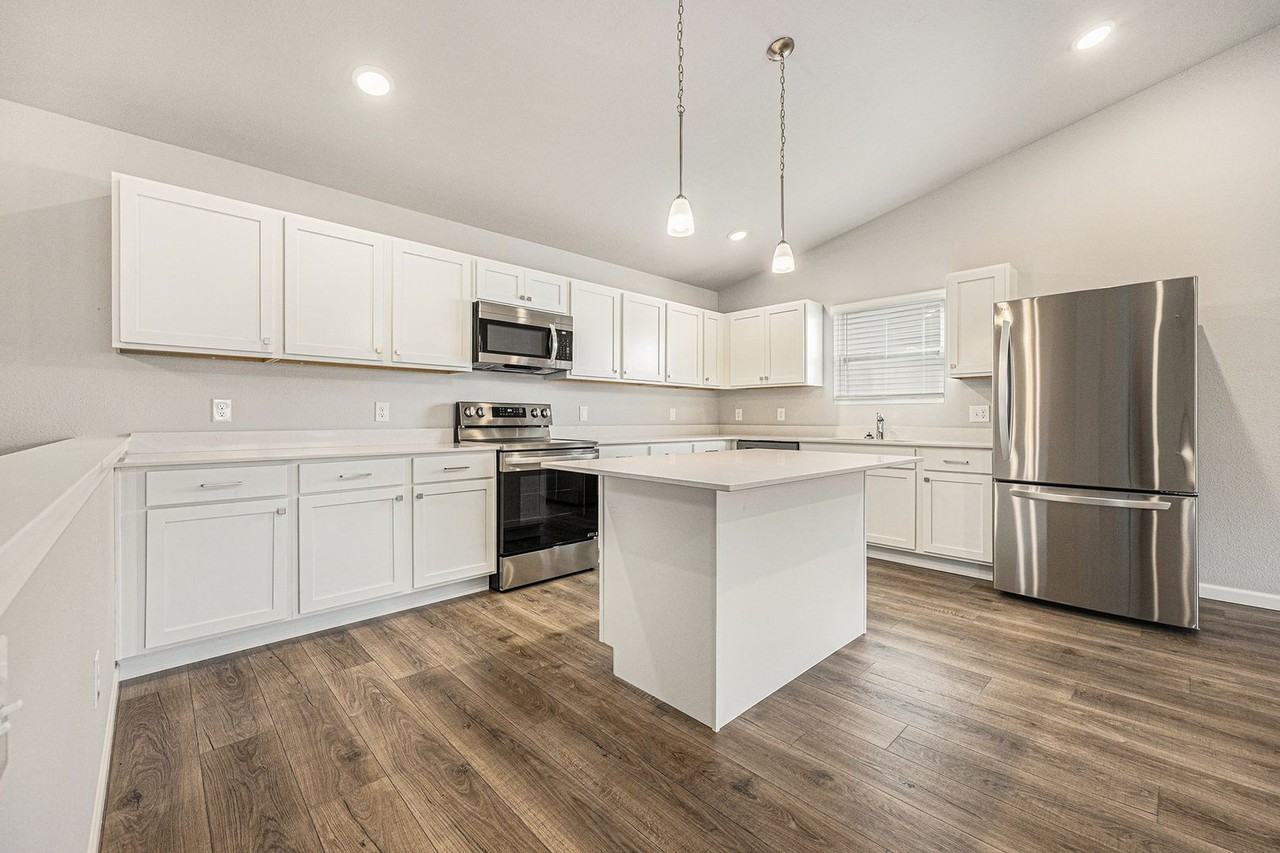 104 Iris Ct - Photo 5 of 22