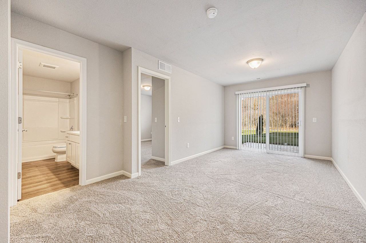 104 Iris Ct - Photo 7 of 22